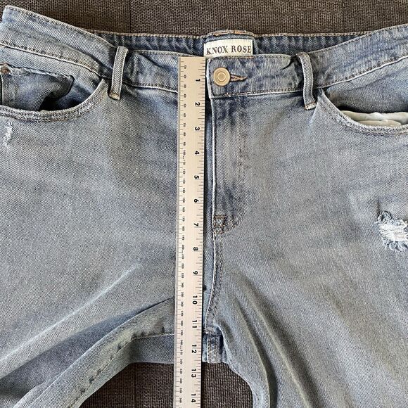 Knox Rose Jeans Light Wash Blue Denim Embroidered Pants Distressed Women's Sz 16 - Picture 6 of 9